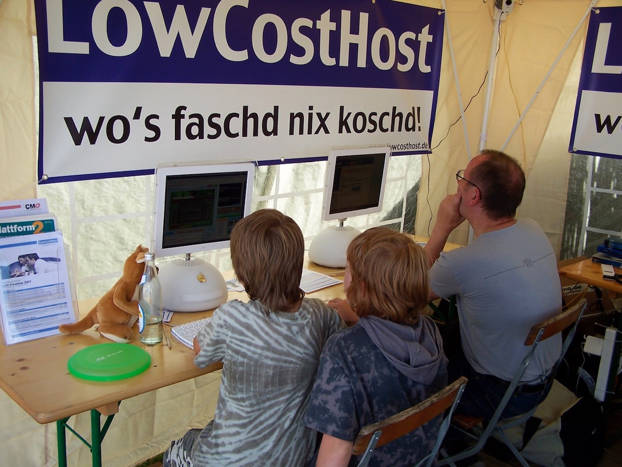 Outdoor-Internet-Cafe beim Kwick Fussballturnier